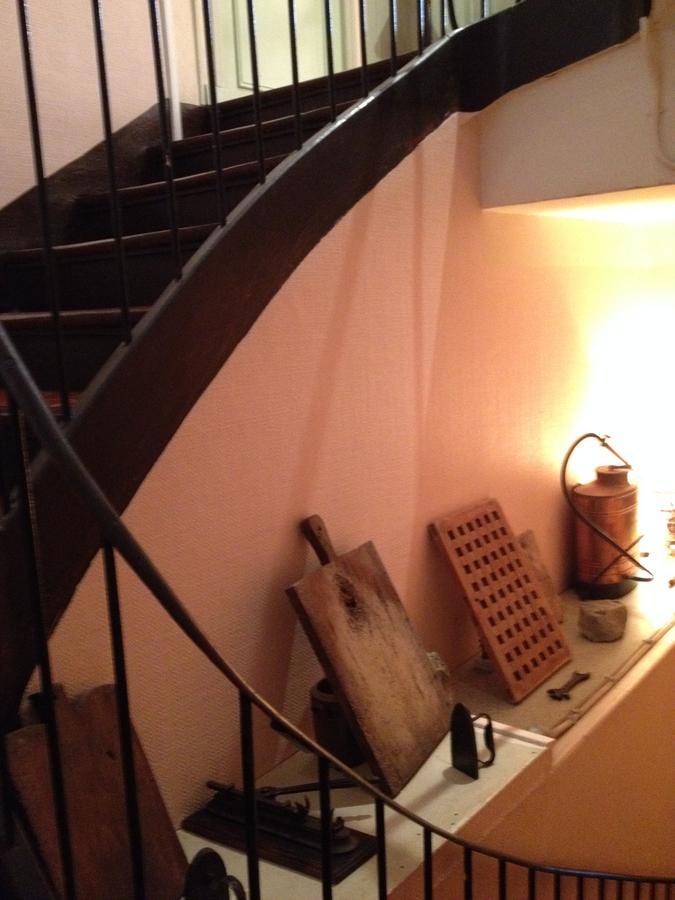 Bar Hotel De La Place Mezel エクステリア 写真